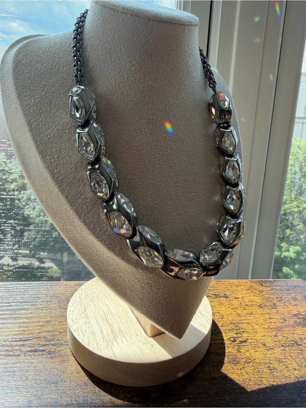 Atelier Swarovski Crystal Statement Necklace in Great Condition - Picture 5 of 9